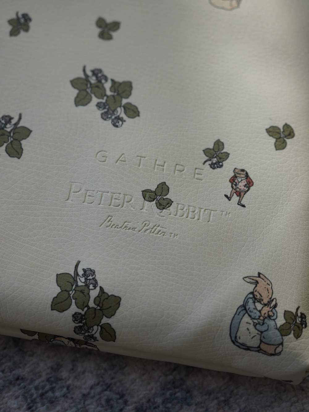 Gathre Padded Mini in Peter Rabbit - Picture 4 of 5